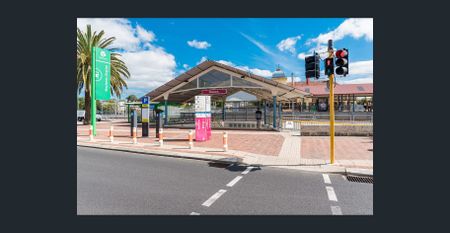 2 Bedroom Unit - Unfurnished - Great Location! - Photo 5