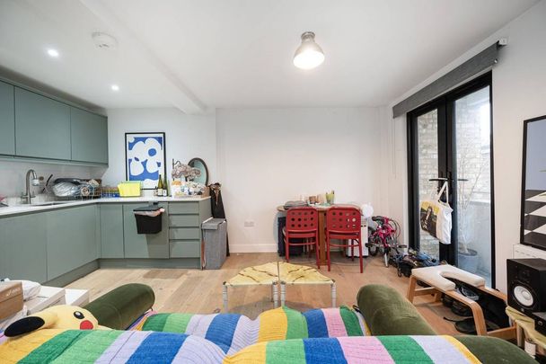 Studio to rent - Photo 1