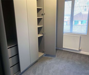 Attractive two-bedroom first-floor maisonette offered in superb ord... - Photo 5