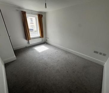 2 bedroom semi-detached house to rent - Photo 5