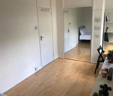 4 bedroom flat share to rent - Photo 3