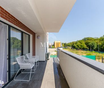 Apartament 3 camere, vizavi de Parcul Sub Arini, cu boxa si garaj - Fotografie 3