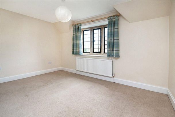 4 bedroom detached house to rent - Photo 1