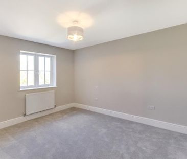4 bedroom detached house to rent - Photo 4
