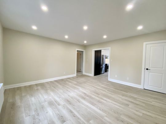 For Lease - 2520 Bloor Street Unit# 9, Toronto, Ontario - Photo 1