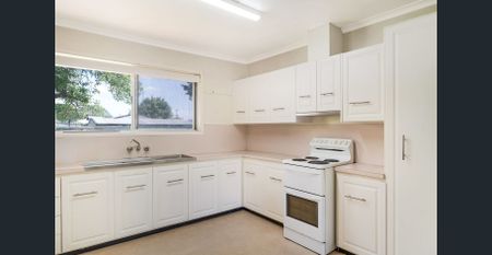 Spacious Family Living in Sought-After East Toowoomba - Photo 5
