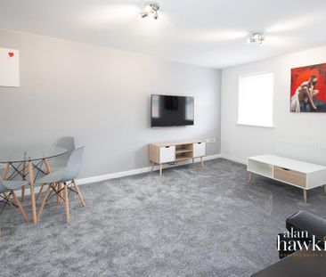 2 bedroom flat to rent - Photo 2