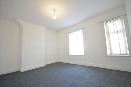 Kensington Grove, Denton, Manchester, M34 3GW - Photo 3