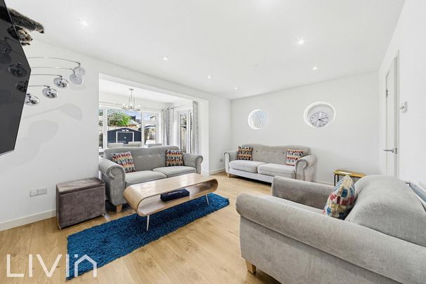 4 bedroom semi-detached house to rent - Photo 1