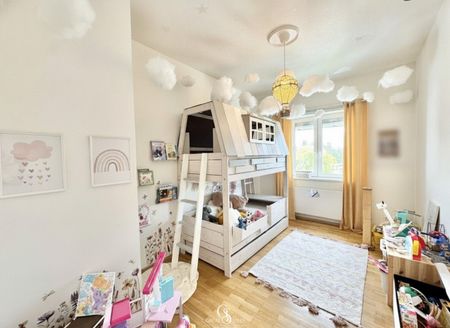 Exklusive 4,5-Zimmer-Wohnung mit 156 m² Wohnfläche, Garten, Terrasse, Garage und hochwertiger Ausstattung - Photo 5