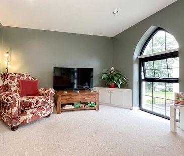 10 Old Church Square, Dundonald, Belfast, BT16 2FD - Photo 2