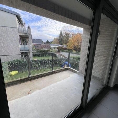 Goed gelegen 2 slaapkamerappartement met terras te huur - Photo 1