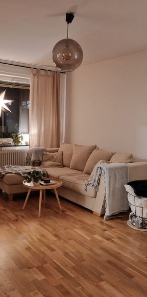 Trollesundsvägen, Bandhagen - Photo 1