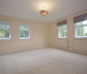 4 bedroom detached house to rent - Photo 5