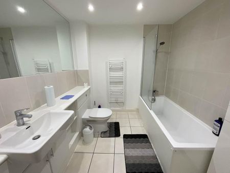 2 bedroom flat to rent - Photo 5