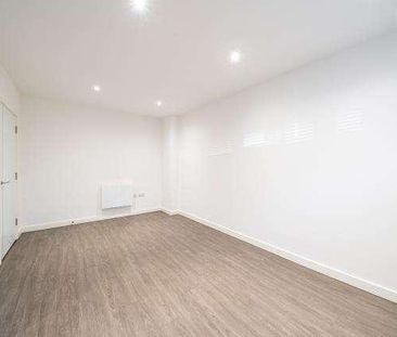 London, London, N20 - Photo 2