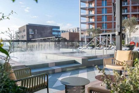 Bloom East, Nine Elms Lane, Nine Elms, SW11 - Photo 5