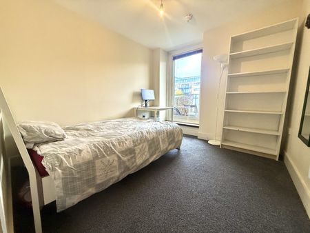 Breakwater House, Cardiff Bay - Photo 3