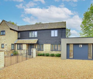 4 bedroom detached house to rent - Photo 3