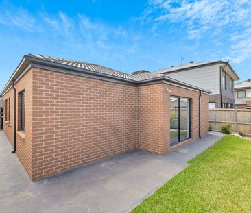 THREE BEDROOM HOME - Photo 6