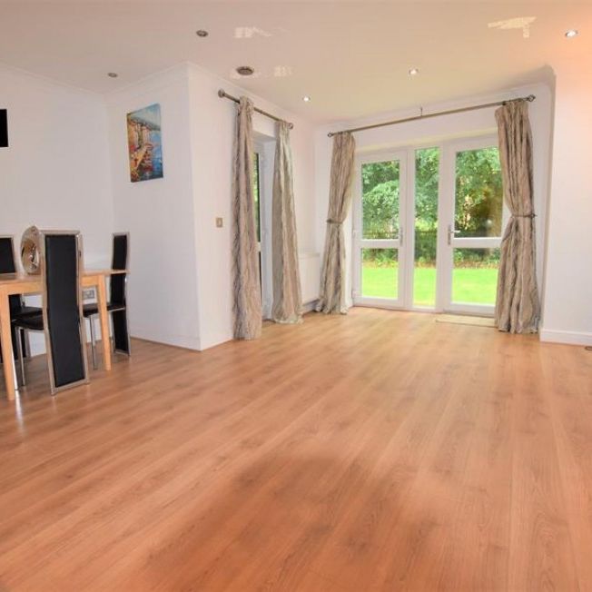 2 Bedroom Apartment To Let - Photo 1