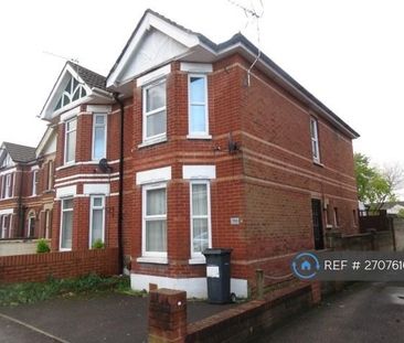 4 bedroom semi-detached house to rent - Photo 2