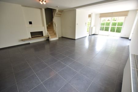 Mooi onderhouden koppelvilla, gelegen aan de rand van Knokke - Photo 3