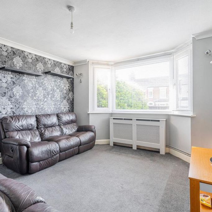 3 bedroom end of terrace house to rent - Photo 1