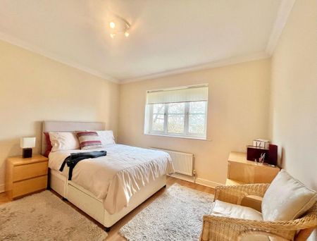 2 bedroom flat to rent - Photo 2