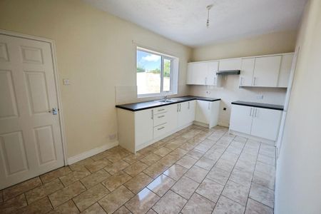 2 bedroom end of terrace house to rent - Photo 4