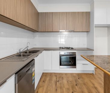 Spacious 3-Bedroom Home in Blakeview - Perfect for Modern Living - Photo 5