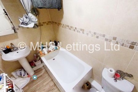 Flat 4, 205 Belle Vue Road, Leeds, LS3 1HG - Photo 2