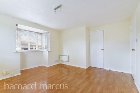 Spring Grove, Mitcham - Photo 4