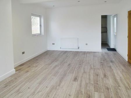 2 bedroom semi-detached house to rent - Photo 2