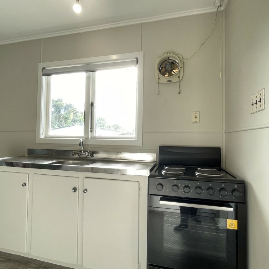 Newly Renovated 3 bedroom home in Otara - Photo 1