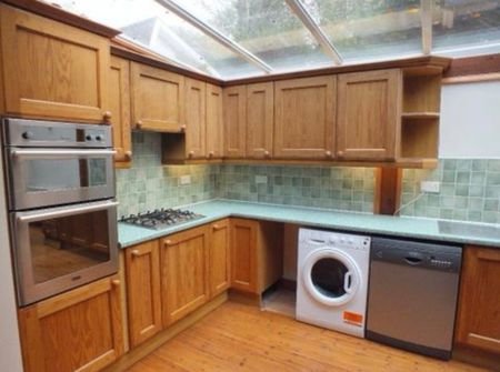 1 Bed Detached House, Knighton Grange Road, LE2 - Photo 2