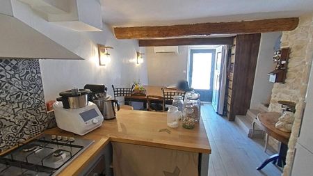A LOUER - SARRIANS - MAISON DE VILLAGE - TYPE 3, - Photo 3
