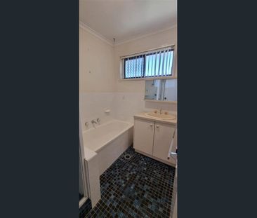 2/384 Kaylock Road, Lavington, NSW 2641 - Photo 2