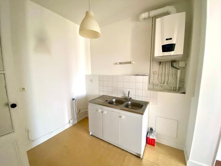 Location Appartement 4 pièces 76m² BORDEAUX 33000 - Photo 3