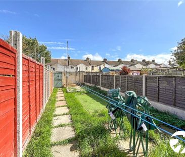 3 bedroom terraced house to rent - Photo 4