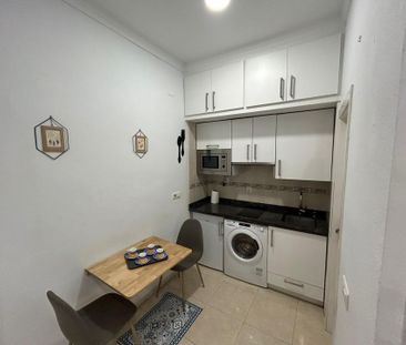 Estudio de alquiler en Calle las Naciones, Parque de la Paloma - Photo 2