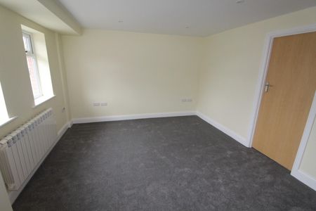 1 bedroom Flat To Let - Photo 3