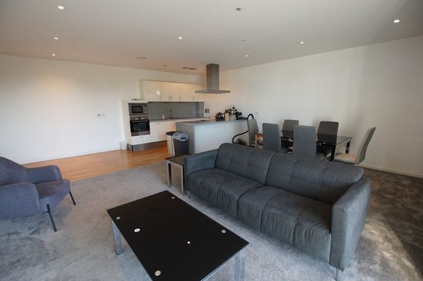 2 bedroom Apartment to let - Photo 1