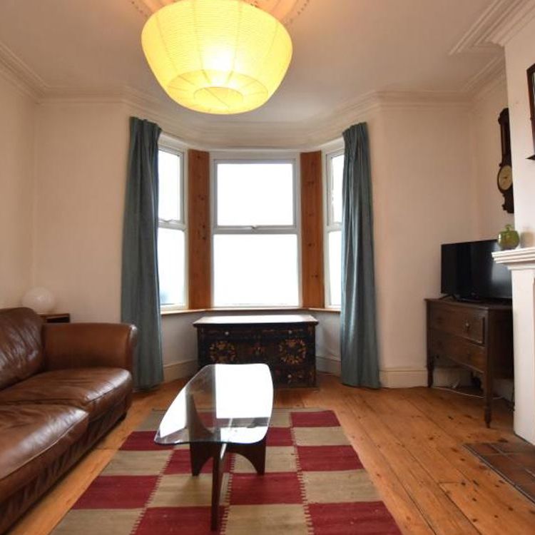 Now offered unfurnished Ocean present this large 3 bedroom house on Hill Avenue which was renovated recently witH loft conversio. this property is only available to a family or 2 tenants. - Photo 1