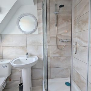 St. Giles Street - Photo 2