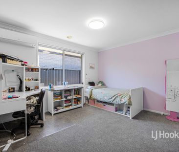40 Breasley Parkway, Point Cook VIC, Belconnen - Photo 4