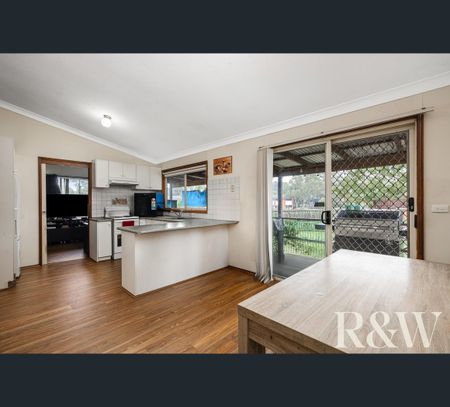26 Macartney Crescent, Hebersham, NSW 2770 - Photo 2