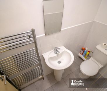 4 bedroom terraced house to rent - Photo 6