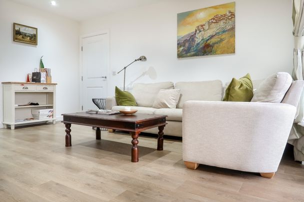 RM2 Chrisp Street | Poplar | London | E14 6GH - Photo 1