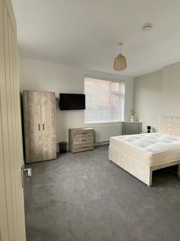 1 bedroom house of multiple occupation to rent - Photo 5